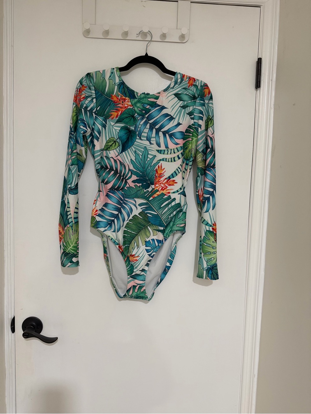 🔥🔥 Vince Camuto Tropical Leaf Long-Sleeve One-Piece Swimsuit Size 12! 🔥🔥